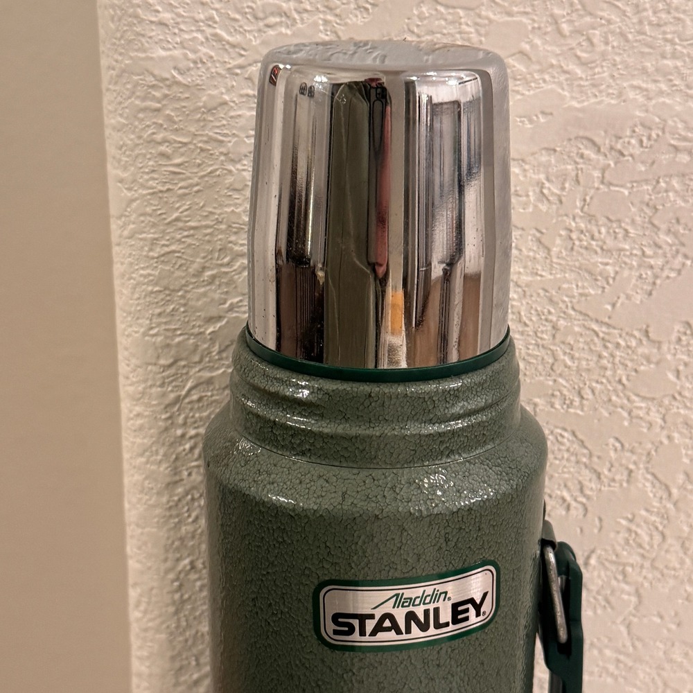 Vintage Aladdin Stanley A-944DH Hammertone Green 1 Quart Vacuum Thermos Bottle - Picture 2 of 16